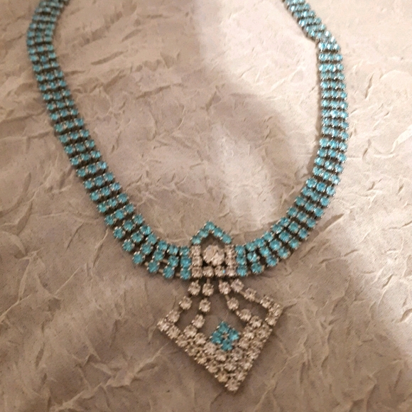 Jewelry - Picture 1 of 4